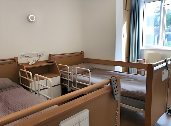 大学毕业生在深圳落户的条件_细节藏不住爱！白敬亭晒家意外暴露恋情？ 像被个人了力气抽走她整
