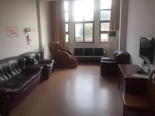 深圳迁户口最新政策_新华社消息｜泰国代理总理28日赴马讨论泰柬边境问题 新华社消息母舰航空